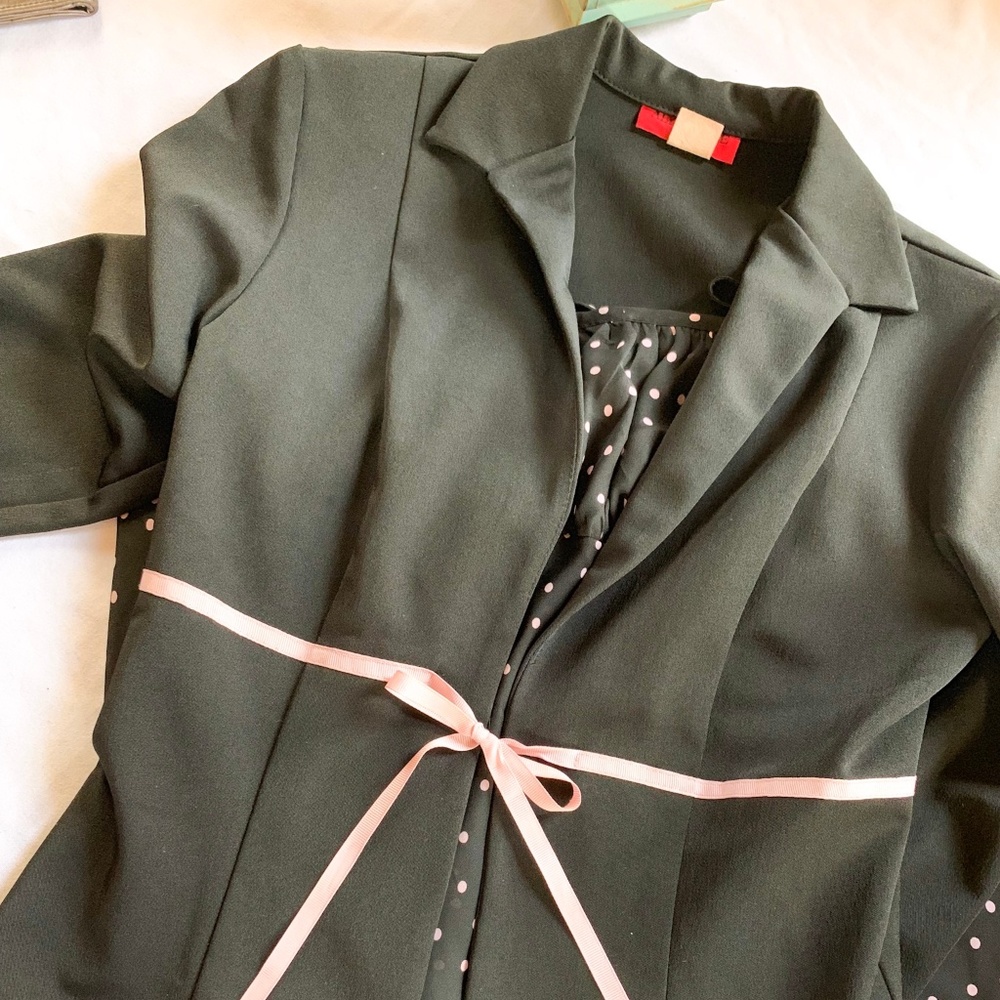 Alyn Paige Black and Pink Suit Set